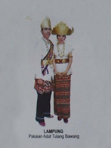 Gambar Pakaian Adat atau Tradisional Lampung